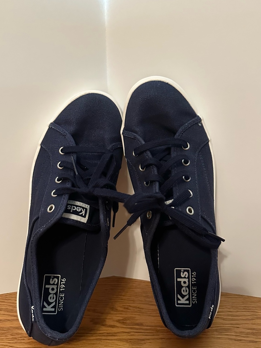 Women’s Size 10 Keds Navy Canvas Low-Top Sneakers - Picture 2 of 3